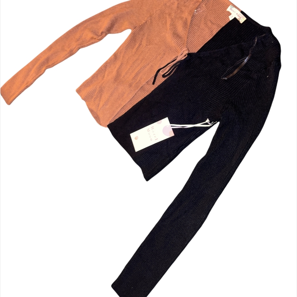 Long sleeve open front cropped sweater.  NWT